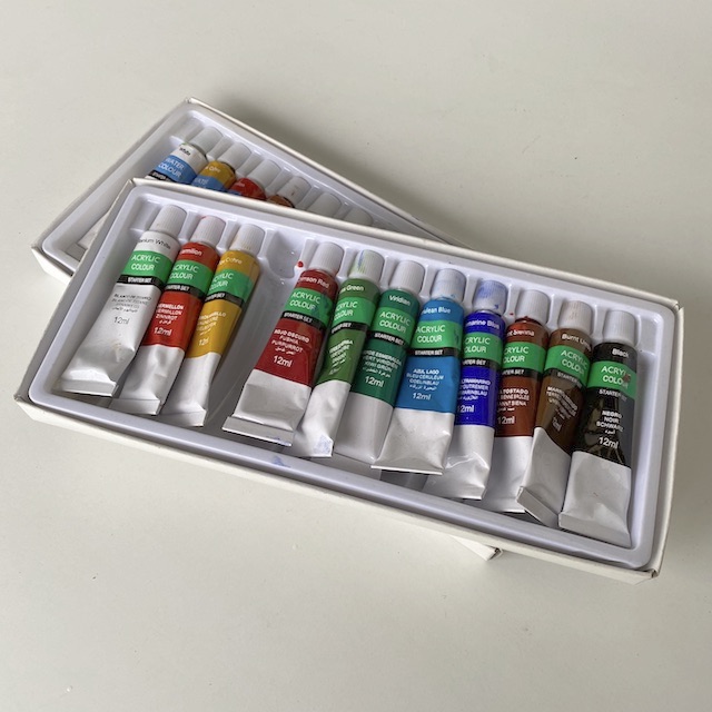 PAINT SET, Small Set of Paint Tubes in Box